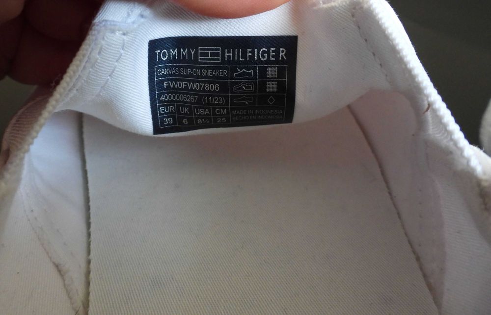Tommy Hilfiger białe wsuwane trampeczki 39