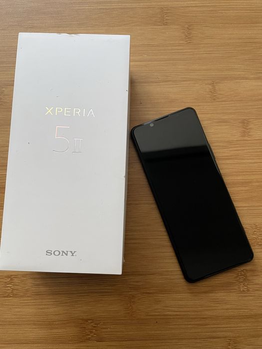 Sony Xperia 5 II 8/256GB Black - флагман з потрійною камерою