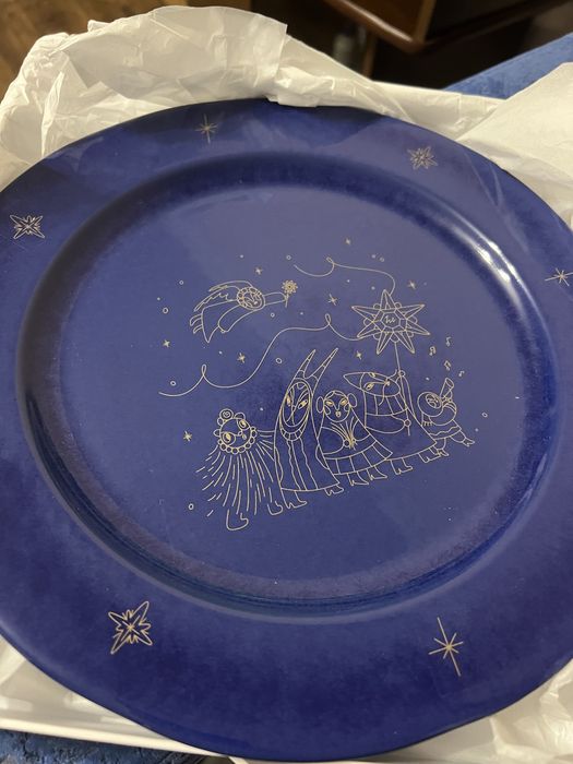 Порцелянова тарілка з елементами ручного розпису