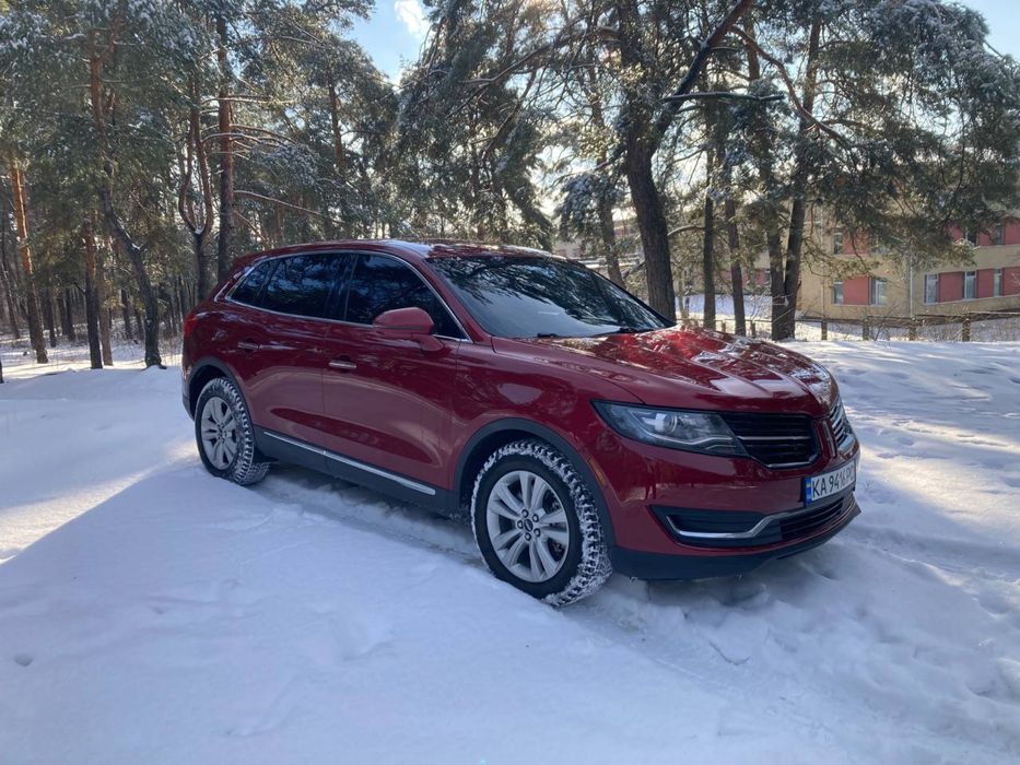 Продав кроссовер автомобіль