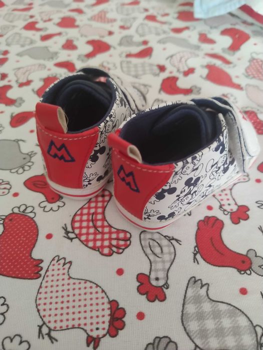 Vestuário e acessórios de bebé