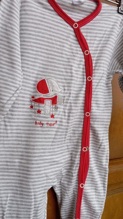 Babygrow de bebé 24 meses