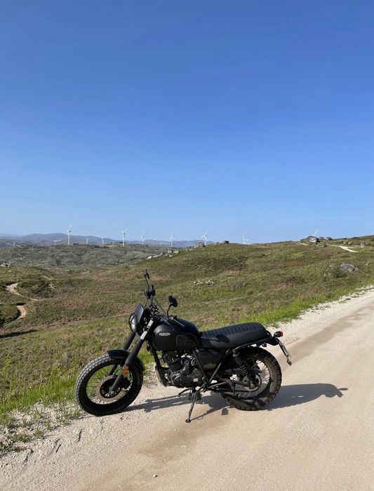 Brixton BX 125 - Preto mate com apenas 13000km