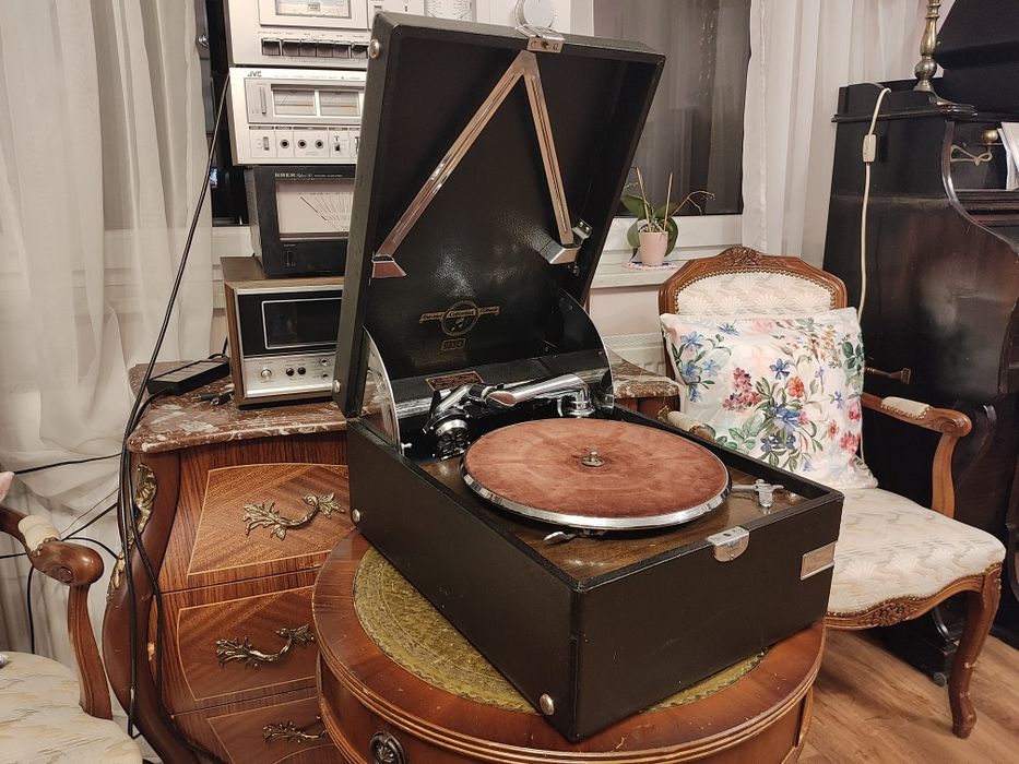 Gramofon walizkowy Columbia 1924 r