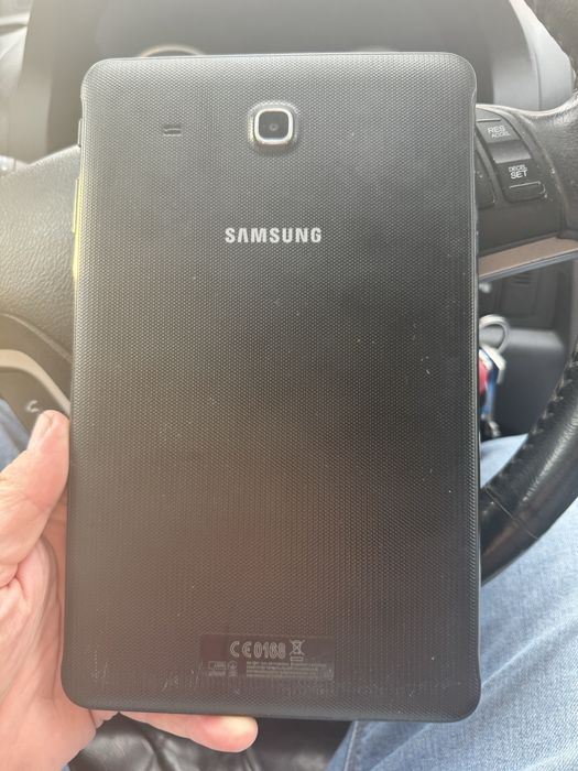 Планшет Samsung T561