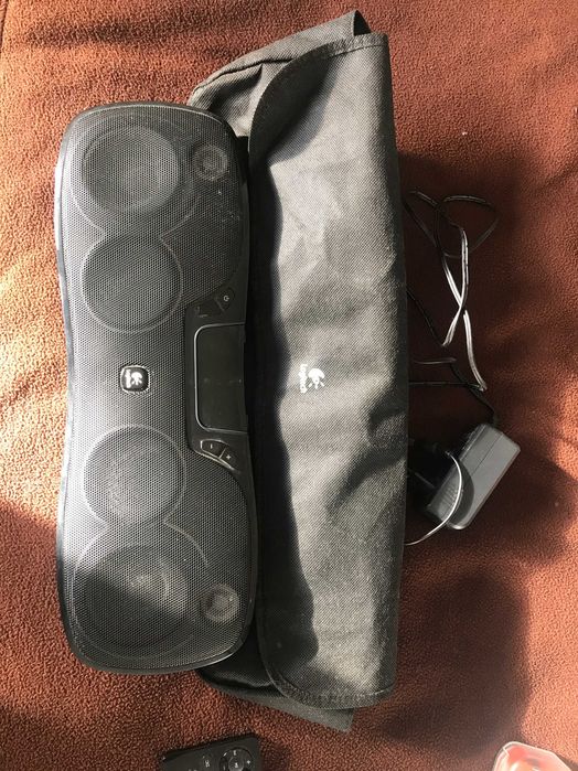 Coluna de Som Logitech + Carregador + Saco de Transporte