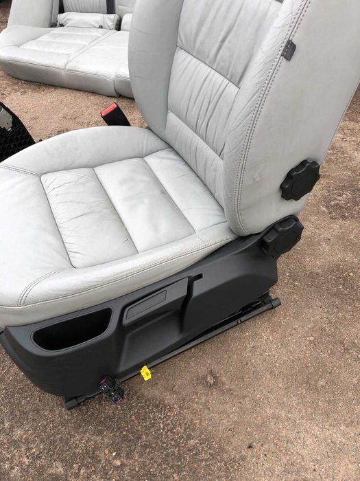 Комплект сидінь сидіння Skoda Octavia A5 Laurin & Klement шкіра