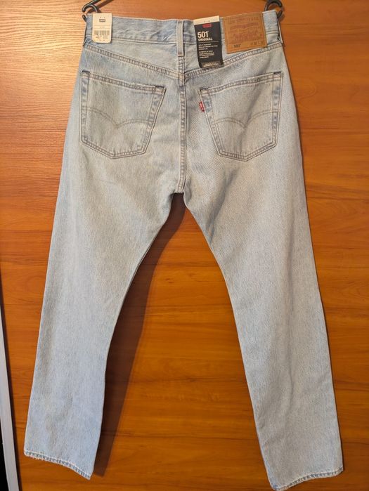 Dżinsy "Levi's" 501, rozmiar 32/32, jasnoniebieski. Nowy. Pozdrawiam.