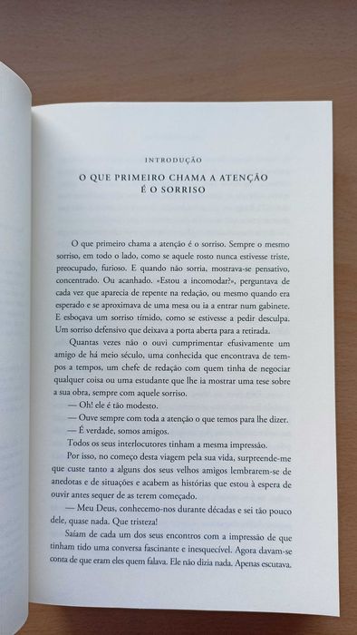 Livro "Kapuscinski: Uma Vida" de Artur Domoslawski