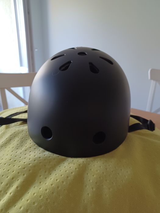 Kask czarny dziecięcy, chłopięcy hulajnoga