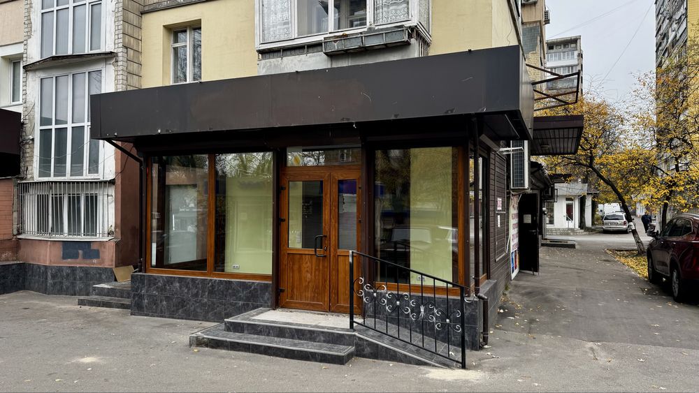 ФАСАД, великий трафік, Голосіївський пр-т, Васильківська