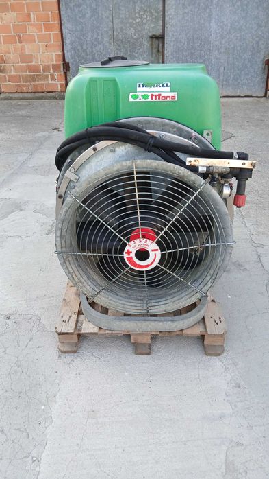 Opryskiwacz sadowniczy tifone 200l