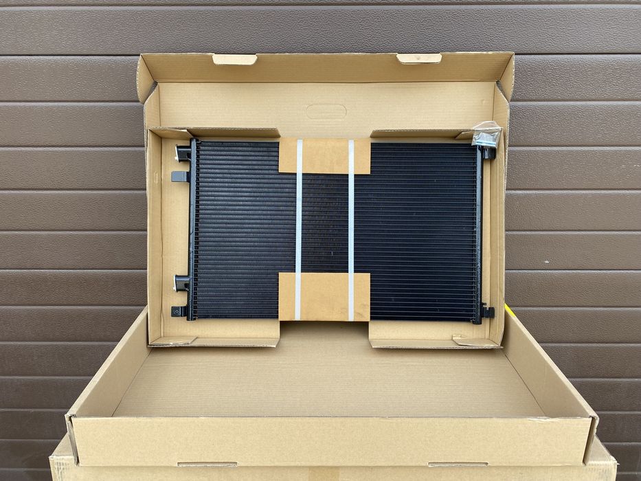 Радіатор кондиціонера Renault Megane 2 scenic 2