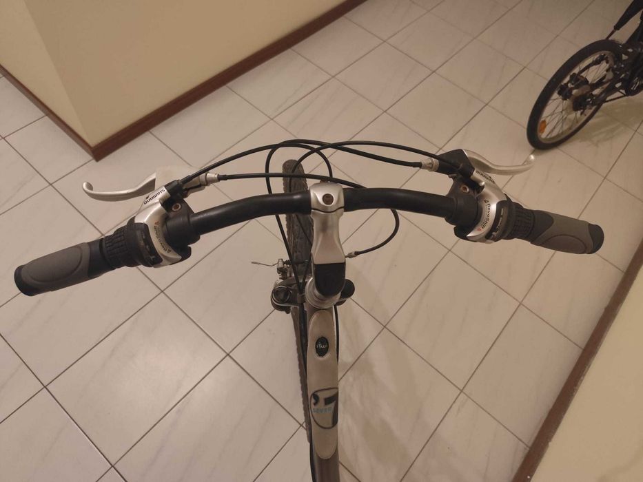 Bicicleta  BTT Btwin
