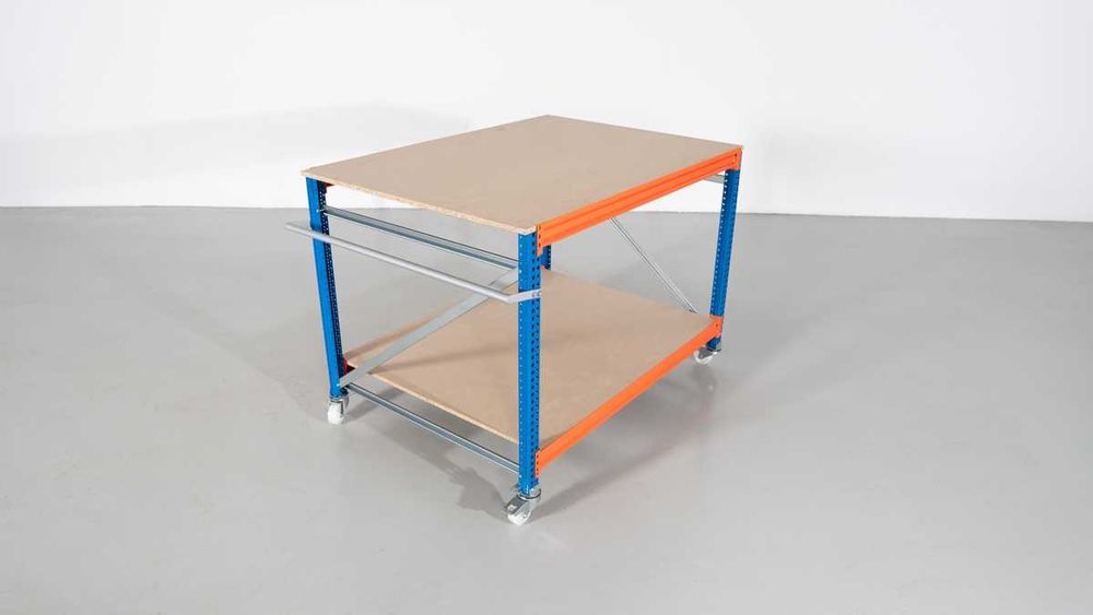 Bancada de trabalho com 1.17 x 0.6. x 1 m - com rodas