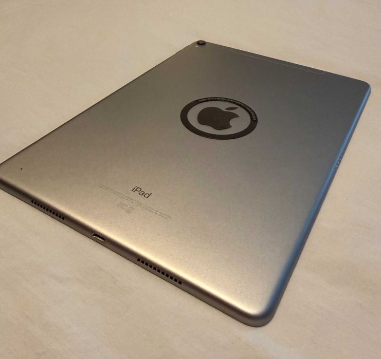 iPad Pro 10.5" (2017) + Apple Pencil