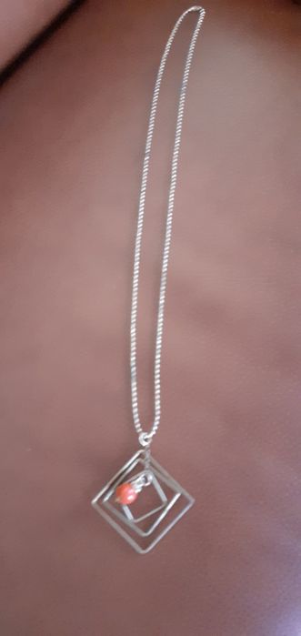 Colares vários para desocuoar