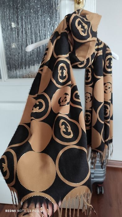Szalik jak nowy brązowy czarny monogram