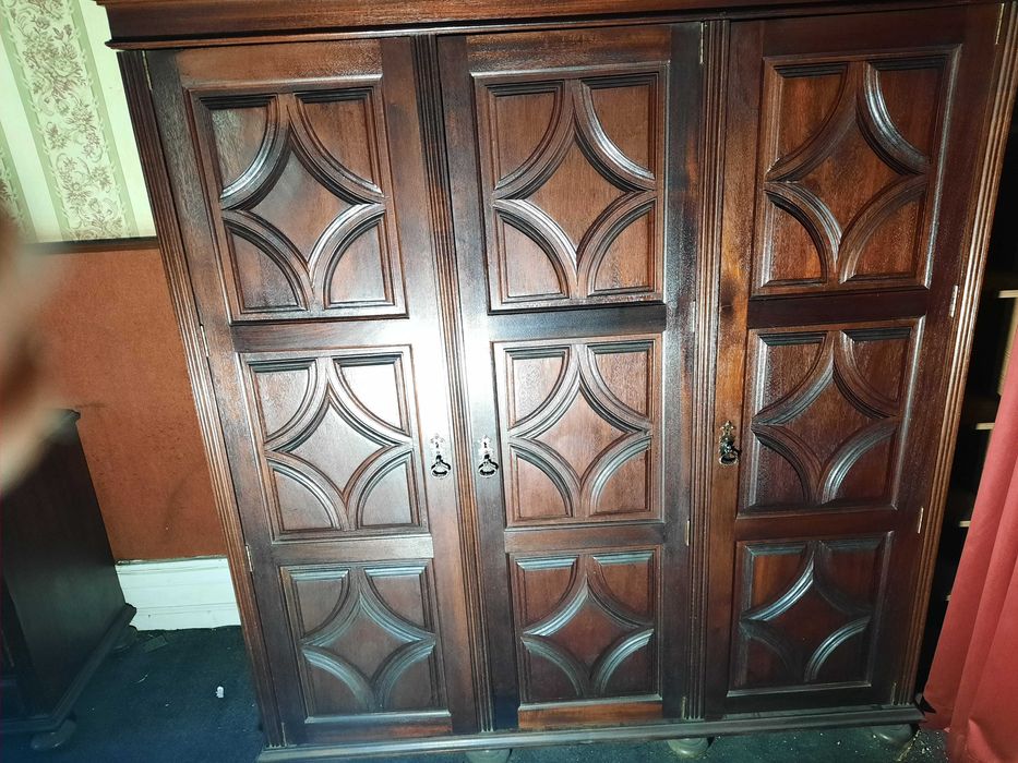 3 Mobilias de quarto  iguais