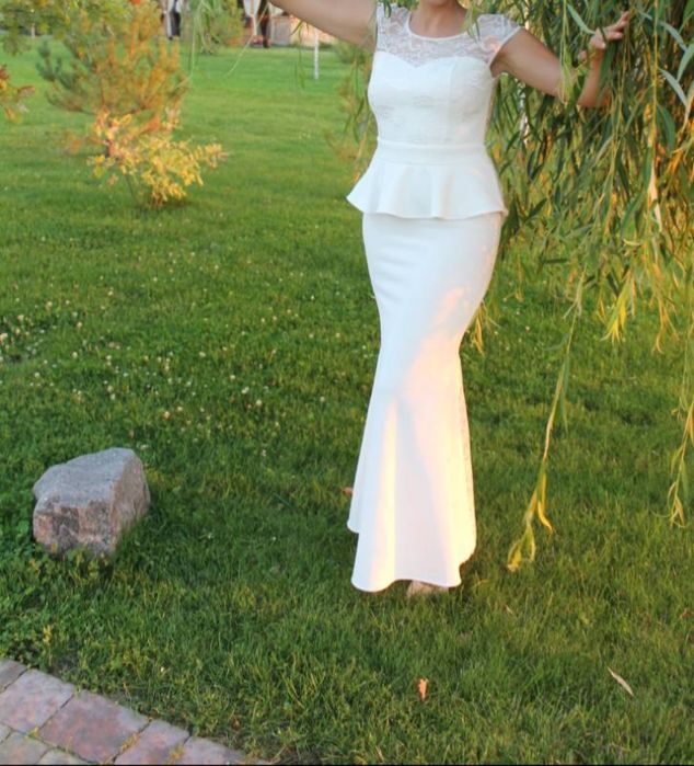 Весільна , святкова сукня.