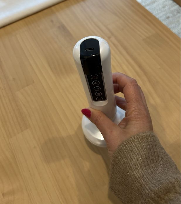 Massajador elétrico com ventosaterapia