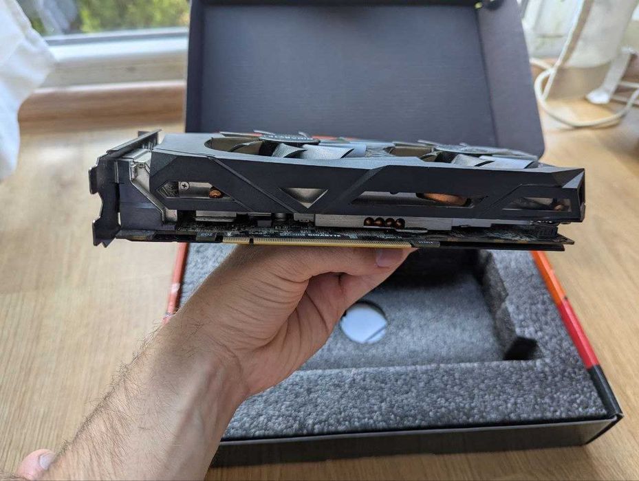 | Ігрова відеокарта Gigabyte RX 570 4GB |