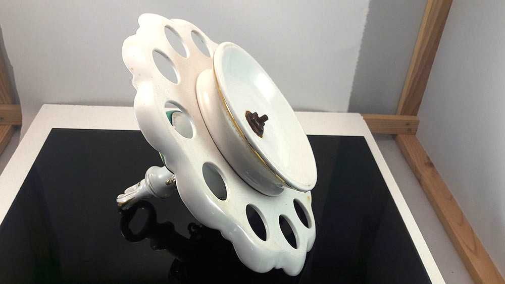 Менажница под рюмки старинная. Фарфор.