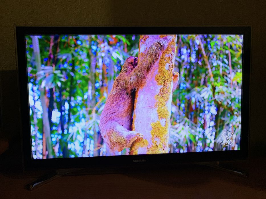 Телевизор Samsung 22 дюйма WIFI