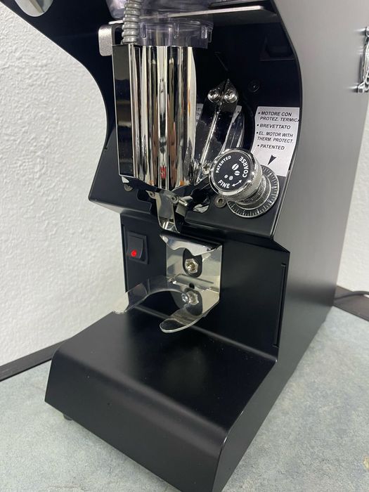 Nuova Simonelli Victoria Arduino Mythos One  1