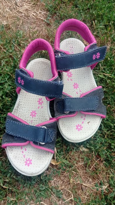 Босоніжки сандалі