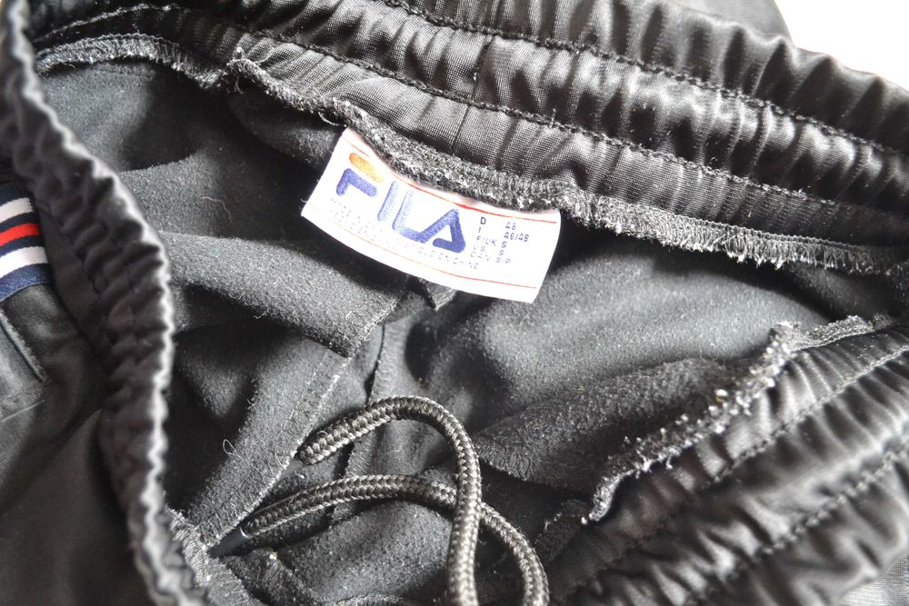 czarne dresy FILA z lampasem spodnie oldschoolowe