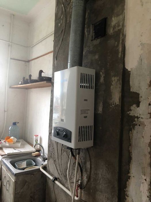 Срочно. Продам 2 комн. квартиру в п. Эсхар за 6500 у.е.