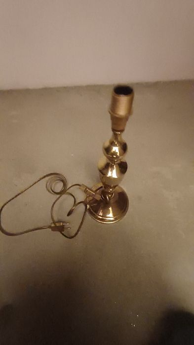 Candeeiro de mesa dourado antigo