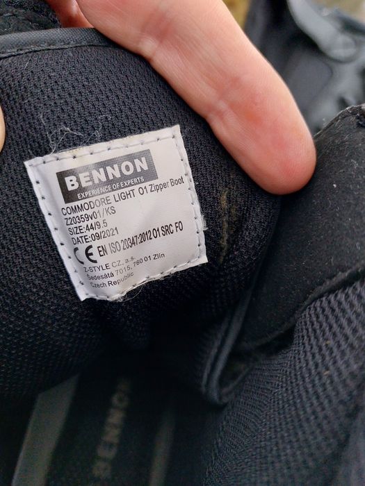 Продам дві пари берці виробнитства Чехії