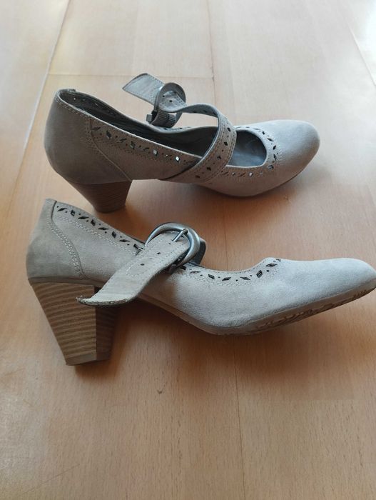 Buty na obcasie r39 popielate