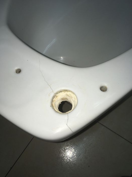 Conjunto de Lavatório c/Coluna e Bidé + Bidé Valadares e Lavatório Grande Sanilusa.