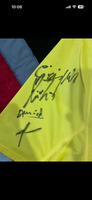 Camisola Autografada por Adrien Silva + Família (Peça Única)