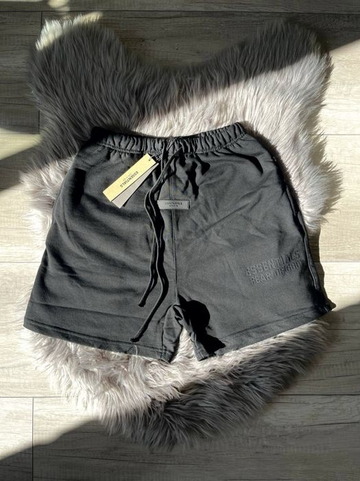 Шорти Essentials
