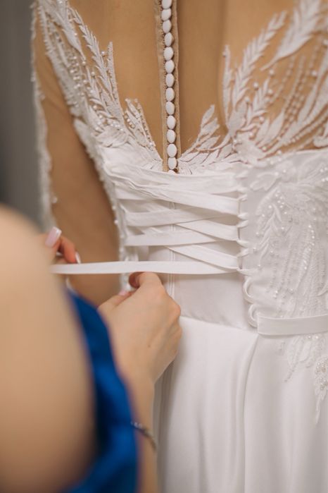 Весільня сукня.