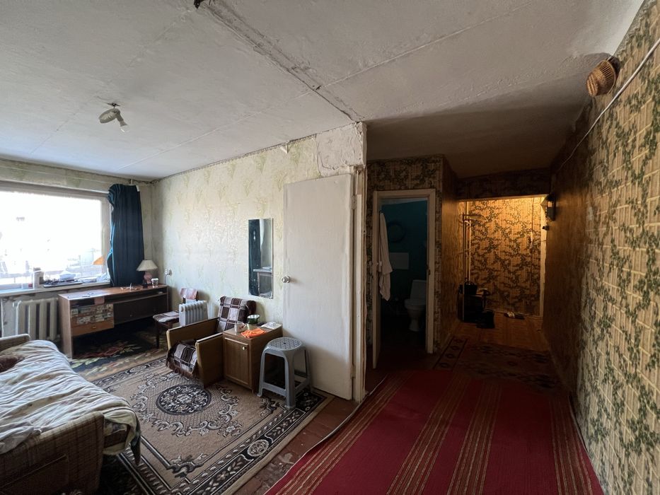 Продаж 2 кімн. Металургів 23, напроти Фокстроту.