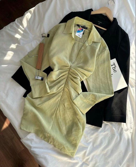 платье zara зеленое