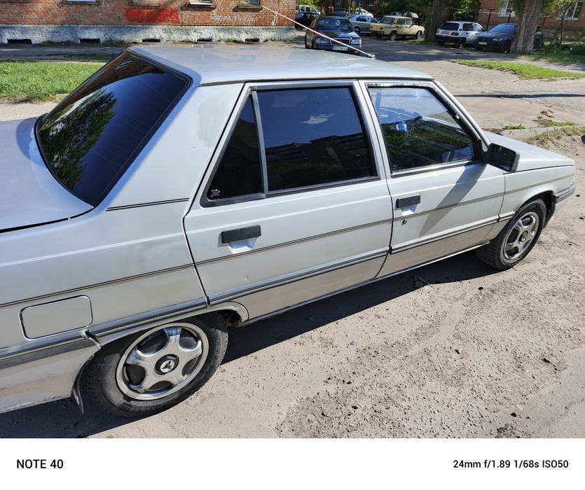 Рено 9  газ бензин