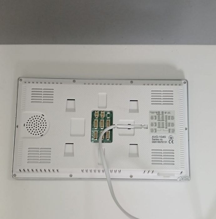 ARNY AVD-1040 WiFi - IP відеодомофон із 10” IPS сенсорним екраном, підтримкою Wi-Fi та Ethernet