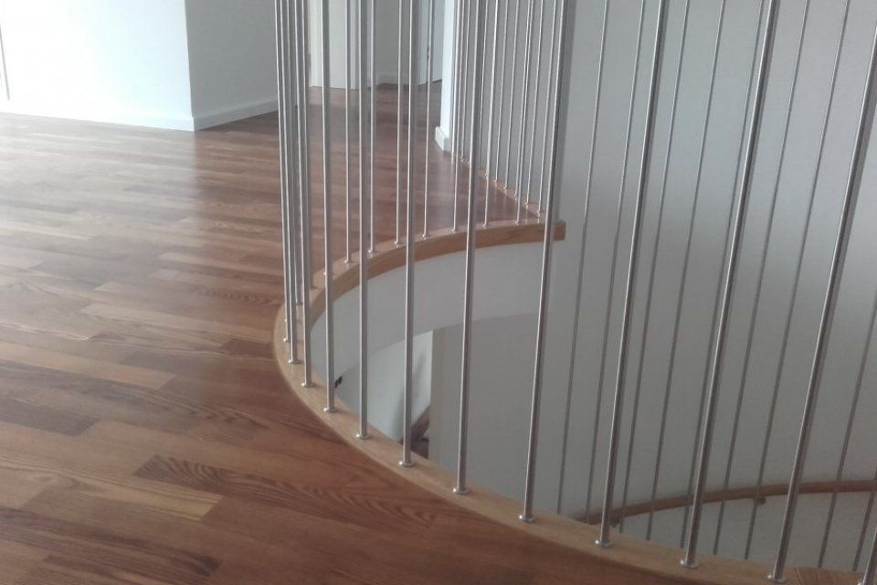 Parkiety podłogi cyklinowanie