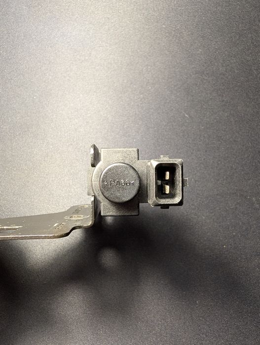 Válvula Solenoide de Vácuo BMW 709 619 Pierburg 7.22341.02