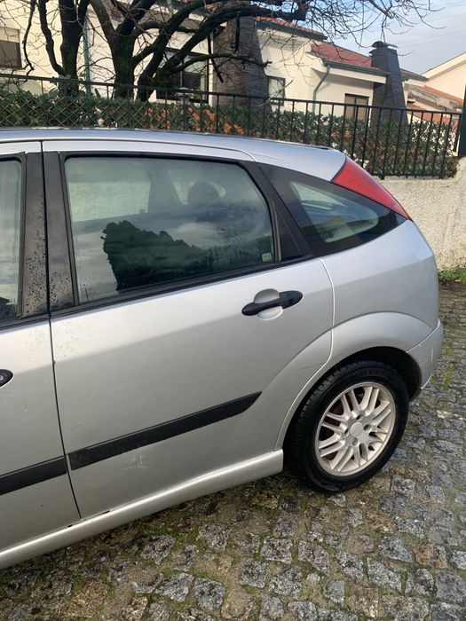 Ford Focus 1.6 Gasolina — 1999 | Fiável e pronto a andar