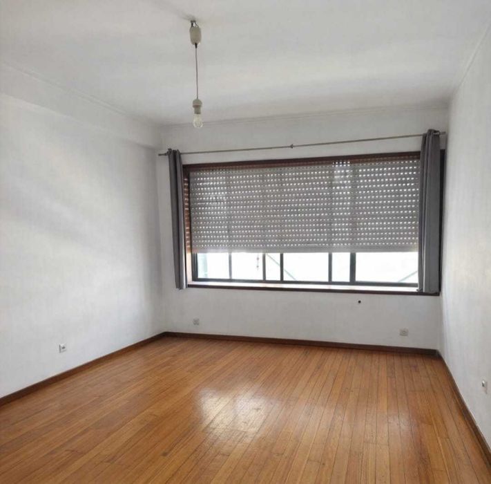 Arrenda-se T3 , com garagem