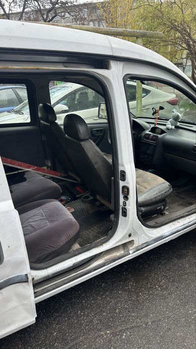 Легковий автомобіль OPEL COMBO