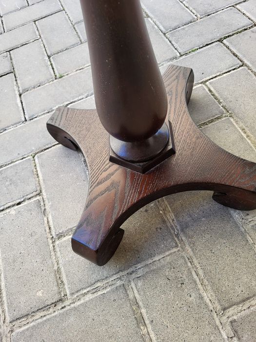 Mesa de apoio redonda com tampo em mármore - 45 cm
