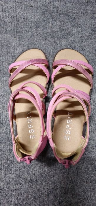 Nowe Sandałki Esprit 29